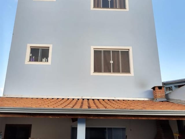 Casa 4 quartos e 3 banheiros, à venda, no bairro Ipês em Camanducaia