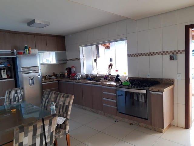 Casa 4 quartos e 3 banheiros, à venda, no bairro Ipês em Camanducaia