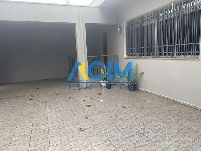 Casa com 300m² 3 quartos e 3 banheiros, para alugar, no bairro Centro em Jaguariúna