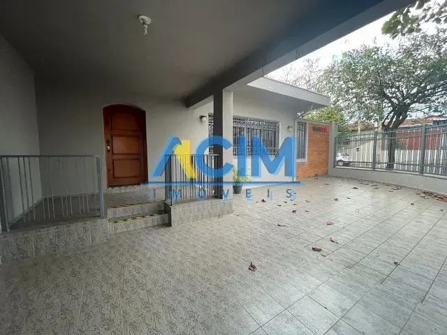Casa com 300m² 3 quartos e 3 banheiros, para alugar, no bairro Centro em Jaguariúna
