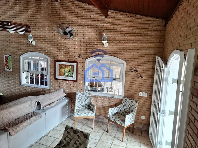 Casa com 360m² 4 quartos e 3 banheiros, à venda, no bairro Martim de Sá em Caraguatatuba