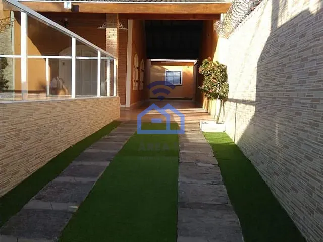 Casa com 360m² 4 quartos e 3 banheiros, à venda, no bairro Martim de Sá em Caraguatatuba