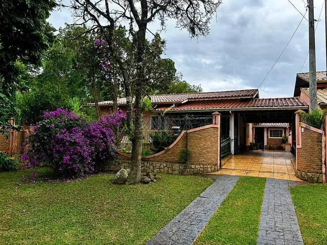 Casa 3 quartos e 2 banheiros, à venda, no bairro Jardim Sato Reis em Piracaia