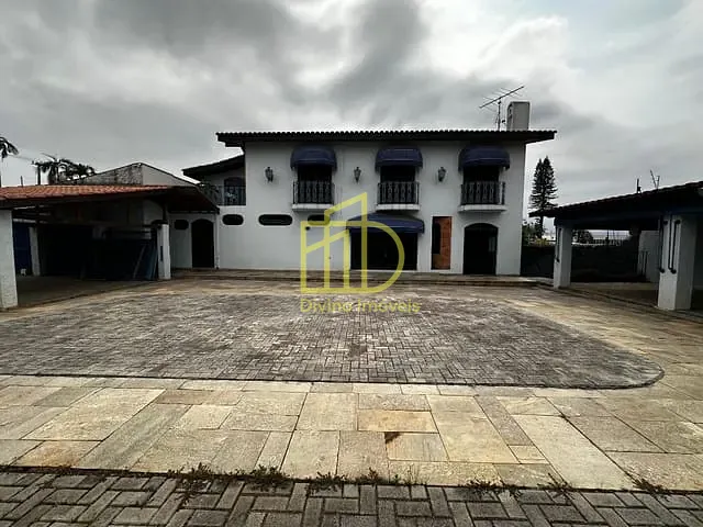 Casa com 750m² 3 quartos e 5 banheiros, para alugar, no bairro Jardim Santa Rosália em Sorocaba