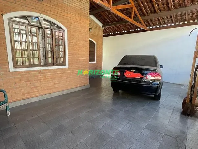 Casa com 222m² 3 quartos e 2 banheiros, à venda, no bairro Monte Castelo em São José dos Campos