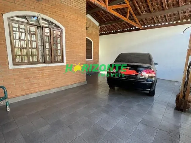 Casa com 222m² 3 quartos e 2 banheiros, à venda, no bairro Monte Castelo em São José dos Campos