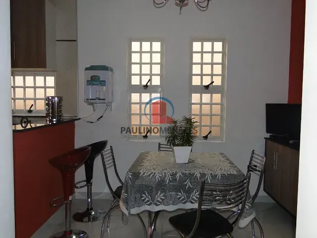 Casa com 256m² 3 quartos e 1 banheiro, à venda, no bairro Vila Cordenonsi em Americana