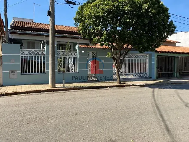 Casa com 256m² 3 quartos e 1 banheiro, à venda, no bairro Vila Cordenonsi em Americana