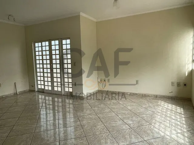 Casa com 330m² 4 quartos e 3 banheiros, à venda, no bairro Nucleo Residencial Doutor Joao A Nassif em Jaguariúna