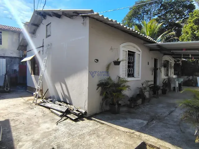 Casa com 303m² 2 quartos e 1 banheiro, à venda, no bairro Jardim Satélite em São José dos Campos