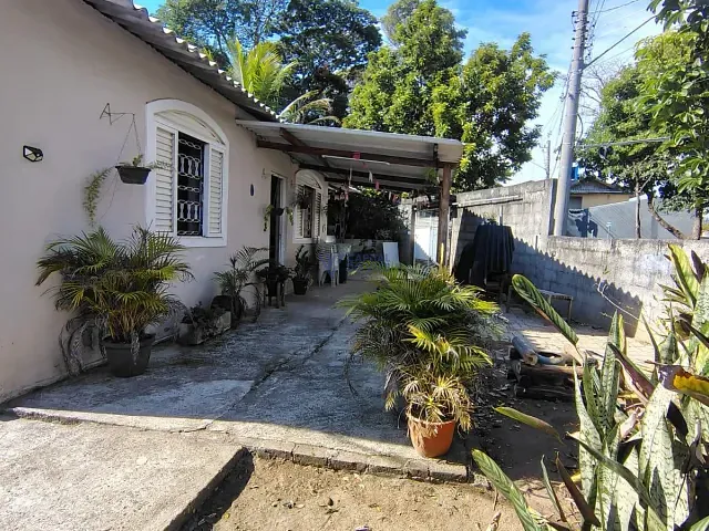 Casa com 303m² 2 quartos e 1 banheiro, à venda, no bairro Jardim Satélite em São José dos Campos