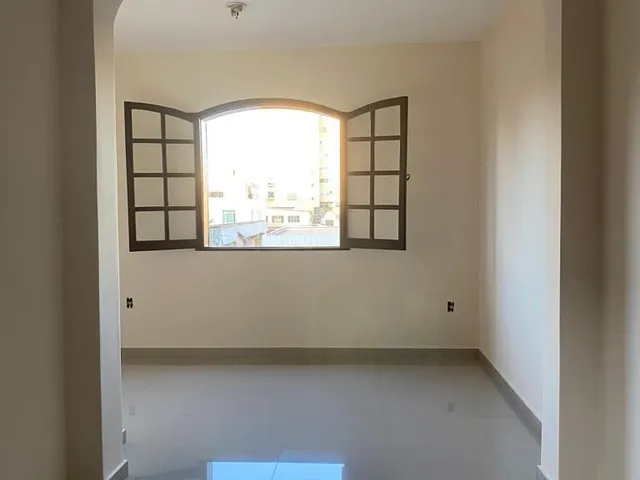 Casa com 320m² 3 quartos e 3 banheiros, à venda, no bairro Sagrada Família em Belo Horizonte