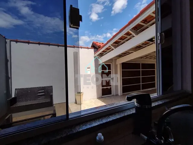 Casa com 250m² 3 quartos e 2 banheiros, à venda, no bairro Recanto dos Coqueirais em Taubaté