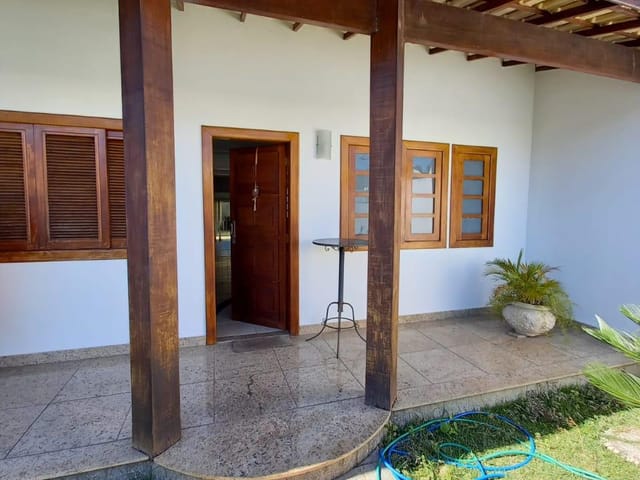 Casa com 300m² 3 quartos e 1 banheiro, à venda, no bairro Parque Rosário em Campos dos Goytacazes