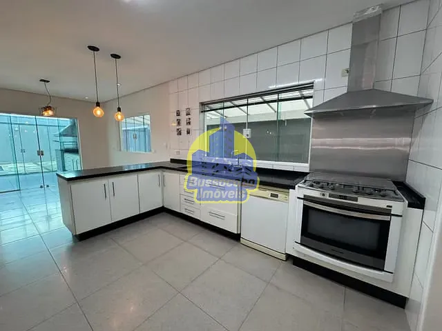 Sobrado com 360m² 4 quartos e 6 banheiros, à venda, no bairro Adalgisa em Osasco