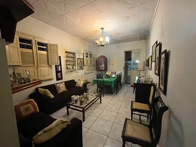 Casa com 300m² 4 quartos e 2 banheiros, à venda, no bairro Centro em Teresina