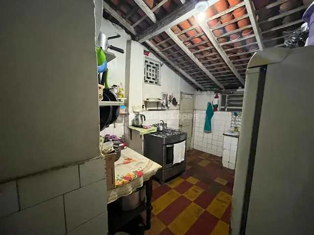 Casa com 300m² 4 quartos e 2 banheiros, à venda, no bairro Centro em Teresina
