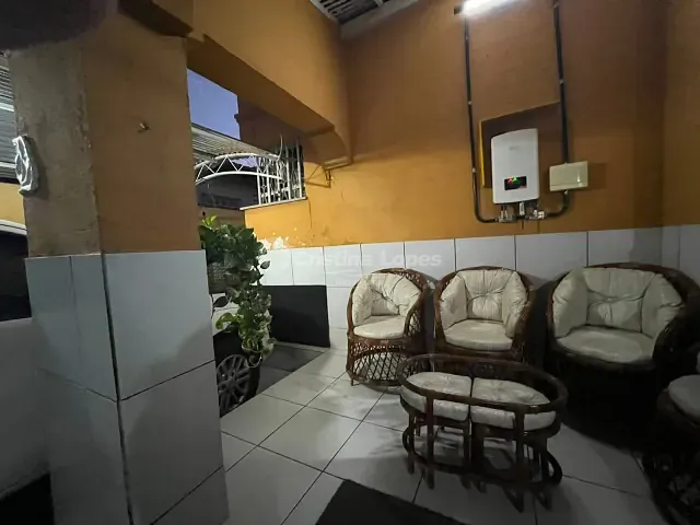 Casa com 300m² 4 quartos e 2 banheiros, à venda, no bairro Centro em Teresina