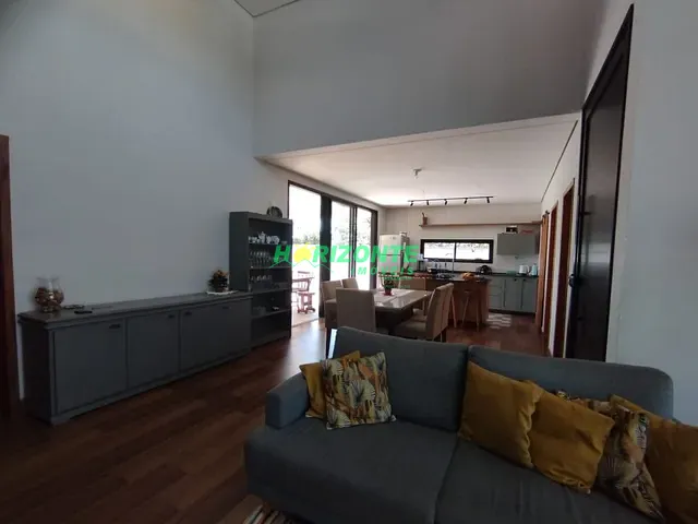 Casa com 400m² 4 quartos e 5 banheiros, à venda, no bairro Condomínio Terras do Vale em Caçapava