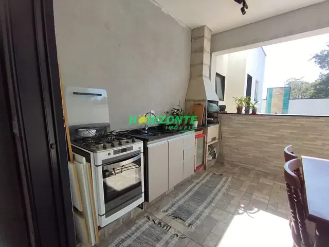 Casa com 400m² 4 quartos e 5 banheiros, à venda, no bairro Condomínio Terras do Vale em Caçapava
