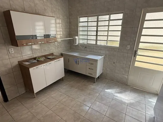 Casa com 125m² 2 quartos e 2 banheiros, para alugar, no bairro Jardim das Indústrias em São José dos Campos