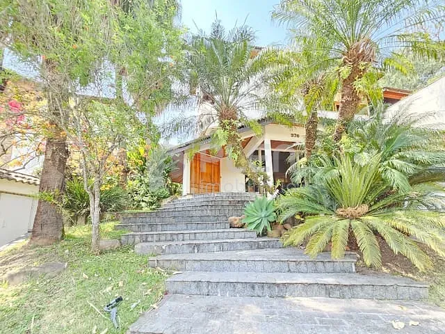 Casa com 800m² 5 quartos e 10 banheiros, à venda, no bairro Alphaville em Santana de Parnaíba