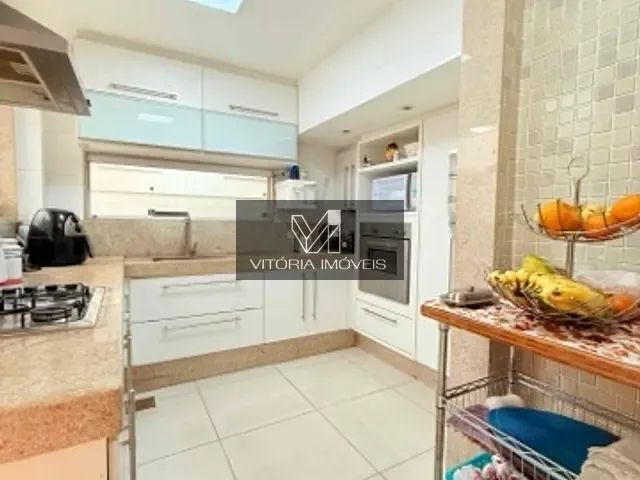 Casa 4 quartos e 6 banheiros, à venda, no bairro Jardim da Penha em Vitória