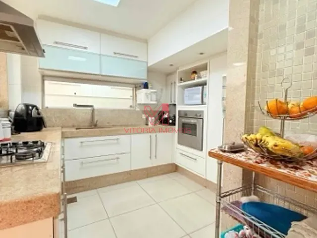 Casa 4 quartos e 6 banheiros, à venda, no bairro Jardim da Penha em Vitória