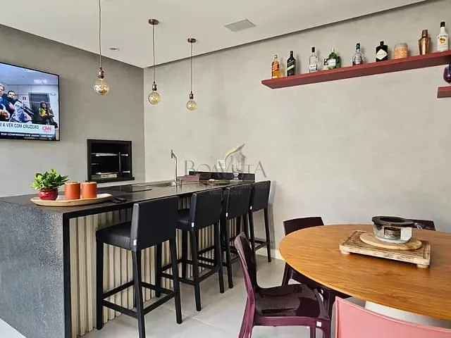 Casa com 629m² 3 quartos e 5 banheiros, à venda, no bairro Vila Santista em Atibaia