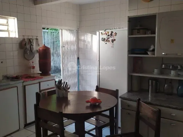 Casa com 600m² 4 quartos e 4 banheiros, à venda, no bairro Aeroporto em Teresina