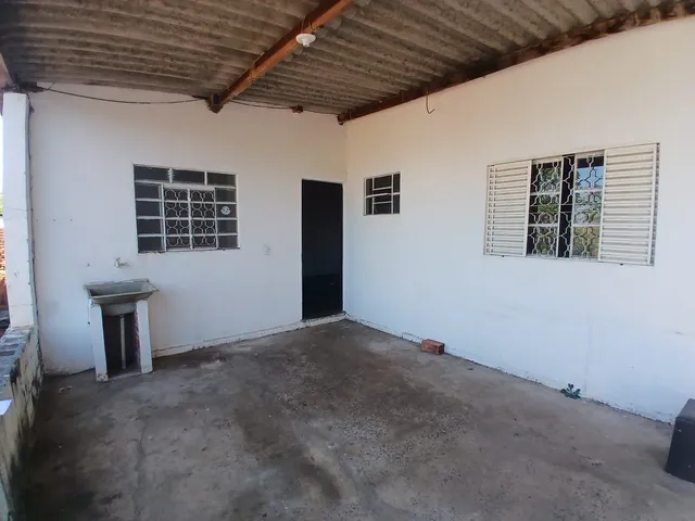 Casa com 326m² 1 quarto e 1 banheiro, para alugar, no bairro Cidade Satélite Íris em Campinas