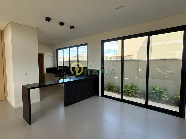 Casa com 252m² 3 quartos e 4 banheiros, à venda, no bairro Parque Tauá em Londrina