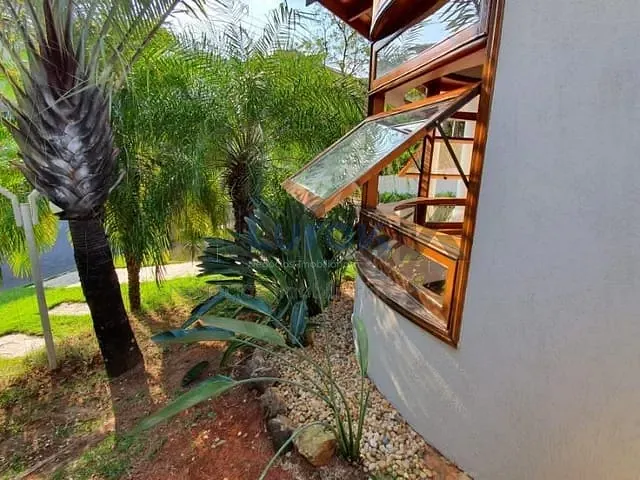 Casa com 430m² 4 quartos e 6 banheiros, à venda ou para alugar, no bairro Jardim Recanto em Valinhos