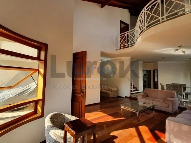 Casa com 430m² 4 quartos e 6 banheiros, à venda ou para alugar, no bairro Jardim Recanto em Valinhos
