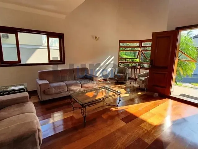 Casa com 430m² 4 quartos e 6 banheiros, à venda ou para alugar, no bairro Jardim Recanto em Valinhos