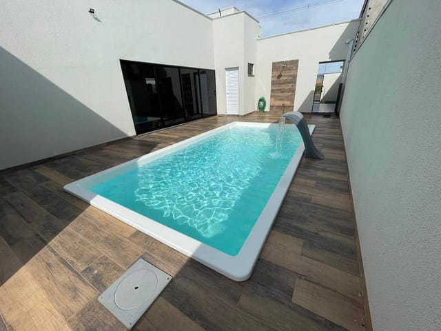Casa com 360m² 3 quartos e 2 banheiros, à venda, no bairro Residencial Paris em Sinop