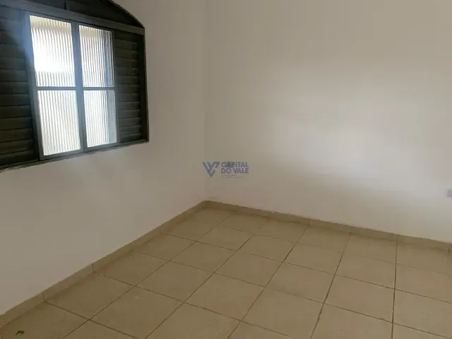 Casa com 180m² 3 quartos e 1 banheiro, para alugar, no bairro Jardim Satélite em São José dos Campos