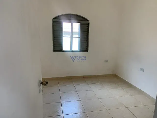 Casa com 180m² 3 quartos e 1 banheiro, para alugar, no bairro Jardim Satélite em São José dos Campos