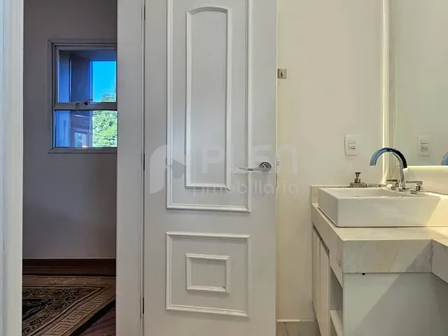 Casa com 630m² 5 quartos e 10 banheiros, à venda, no bairro Alphaville em Santana de Parnaíba