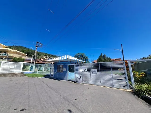 Casa 1 quarto e 1 banheiro, à venda, no bairro Centro em Maricá