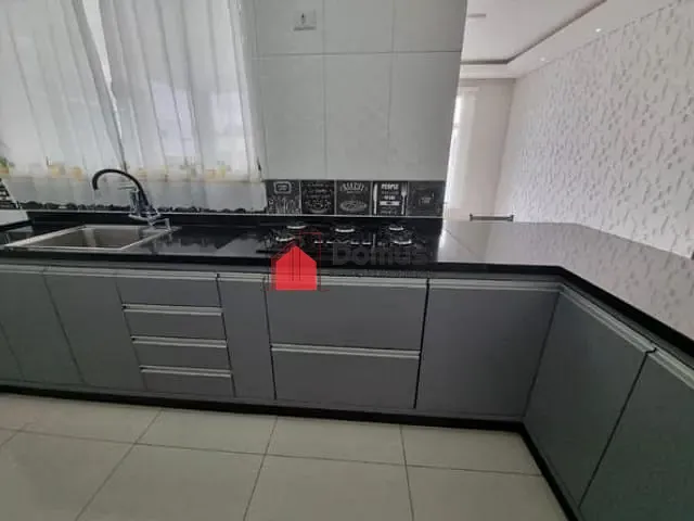 Casa com 200m², à venda, no bairro Vila Prado em Pindamonhangaba