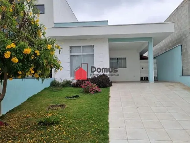 Casa com 200m², à venda, no bairro Vila Prado em Pindamonhangaba