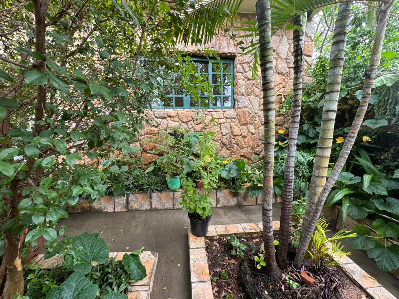 Casa à venda com 3 quartos, 130m² - Foto 1