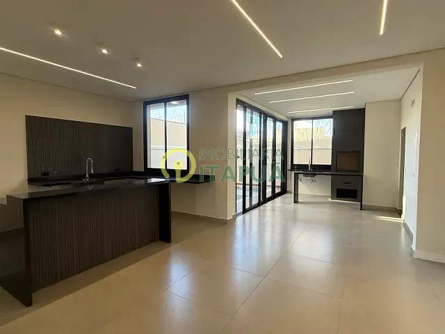 Casa 4 quartos e 4 banheiros, à venda, no bairro Parque Tauá em Londrina