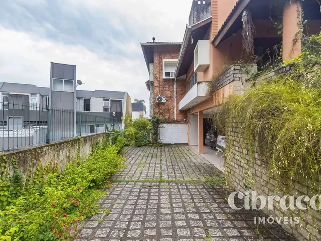 Casa com 710m² 5 quartos e 7 banheiros, à venda, no bairro Bigorrilho em Curitiba