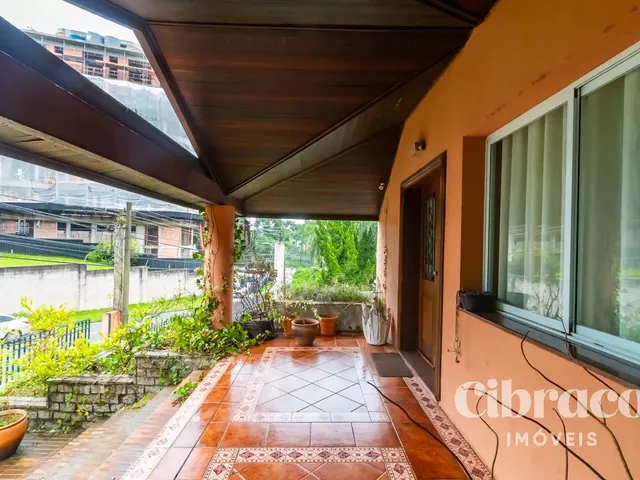 Casa com 710m² 5 quartos e 7 banheiros, à venda, no bairro Bigorrilho em Curitiba