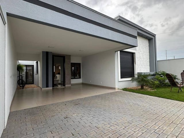 Casa com 360m² 3 quartos e 3 banheiros, à venda, no bairro Residencial Paris em Sinop
