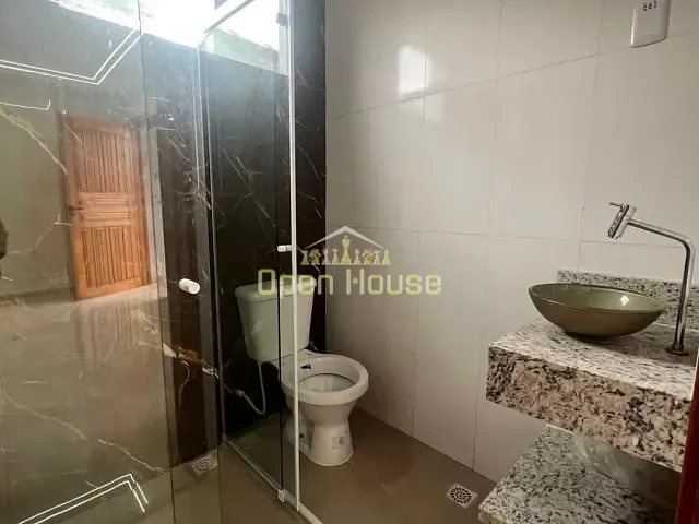 Casa 2 quartos e 2 banheiros, para alugar, no bairro Roma em Volta Redonda