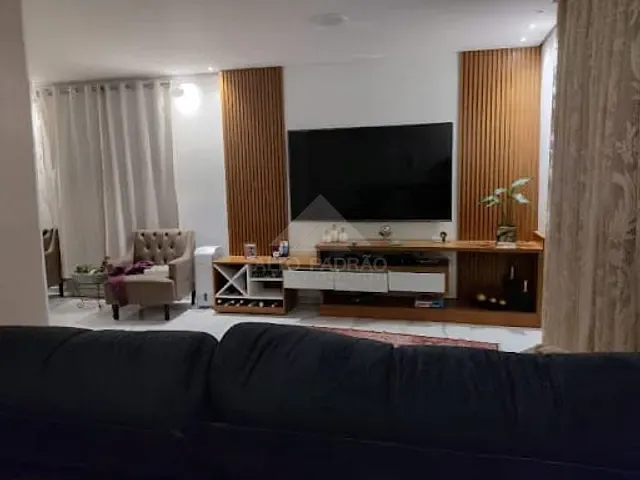 Casa com 250m² 3 quartos e 3 banheiros, à venda, no bairro Vila Ana Maria em Mauá
