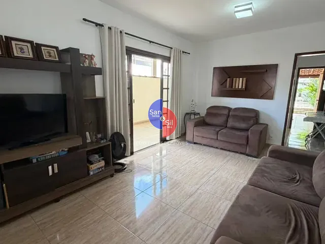 Casa com 360m² 3 quartos e 4 banheiros, à venda, no bairro Limoeiro em Guapimirim
